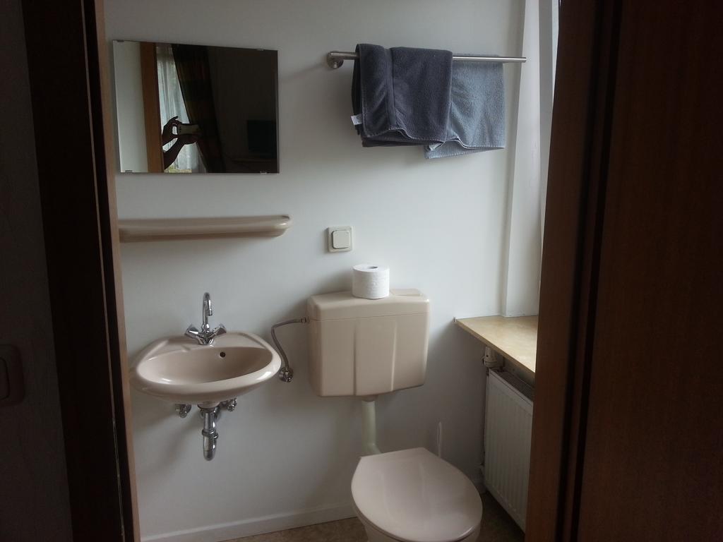 Hotel Deutsches Haus Francop Hamburgo Quarto foto